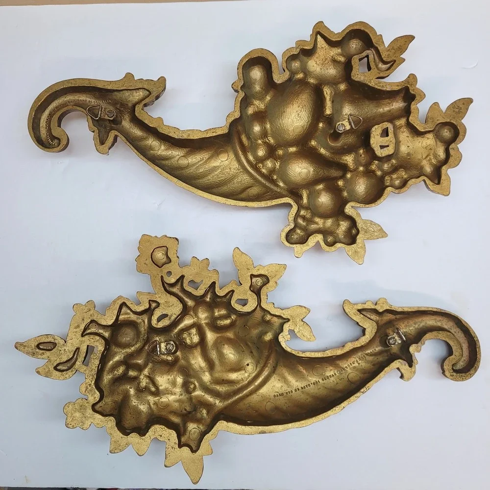 Vintage 1965 Syroco Gold Cornucopia Wall Plaques Fruit Floral Pair 5370 USA